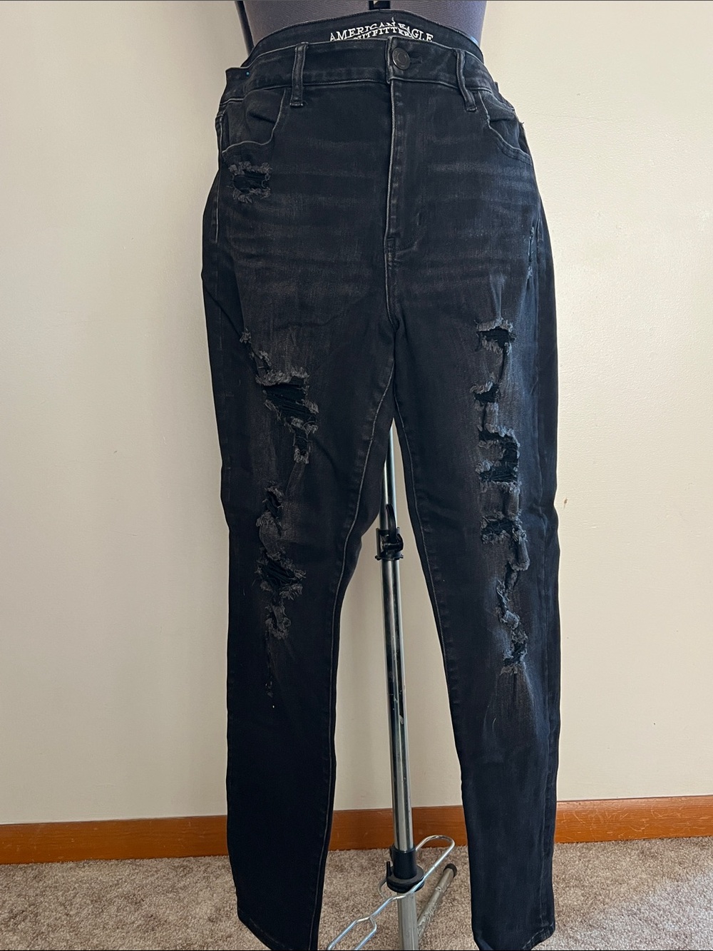 American Eagle Outfitters Black Distressed Jeggings